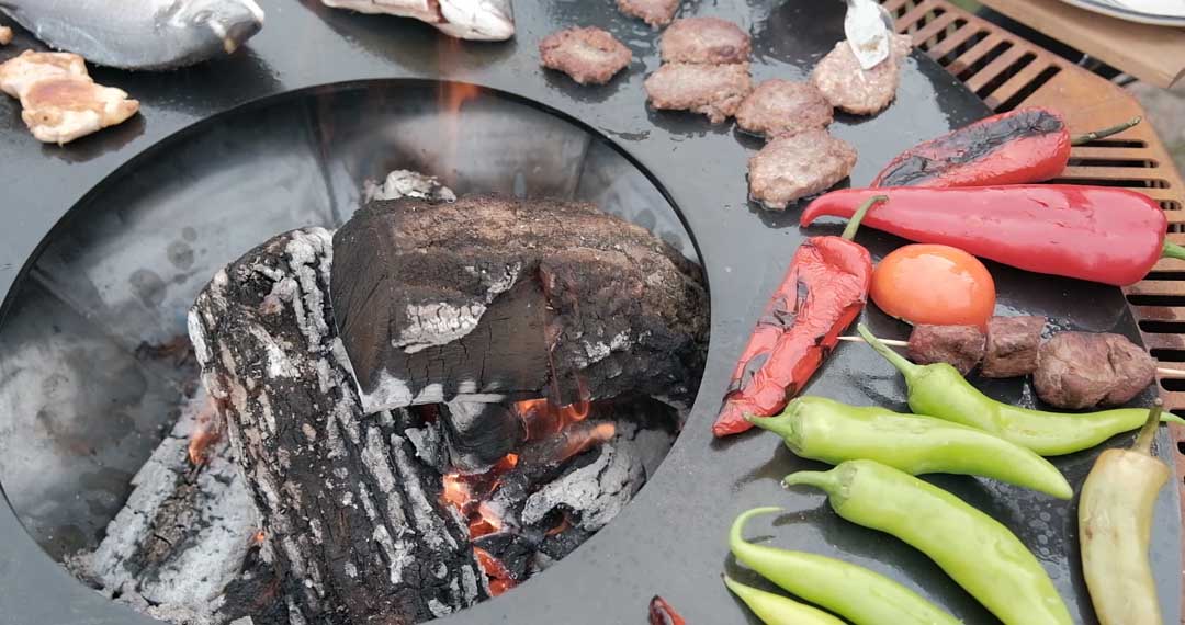 "Multifunktionale WOX Feuerstelle – Ideal zum Feuermachen, Grillen und gemütlichen Beisammensein